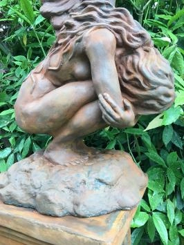 Engel mit erhobenen Flügeln - Steinstatue - 119 cm - Oxid